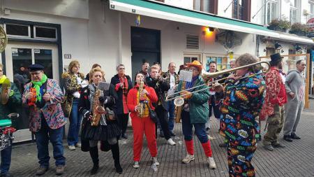 images/images/fotos/carnaval2018/27867778_1701039546608249_7588300920084795655_n.jpg