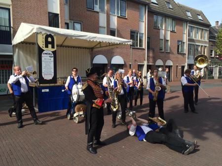 images/images/fotos/helmond2014/10718038_10154625975570582_549062185_n.jpg
