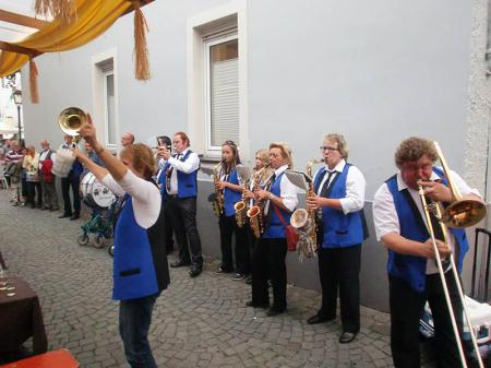 images/images/fotos/wijnfeesten2013/1240306_585295178182697_456450057_n.jpg