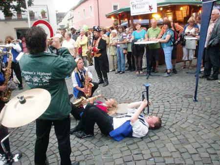images/images/fotos/wijnfeesten2013/1240603_585295824849299_138893189_n.jpg