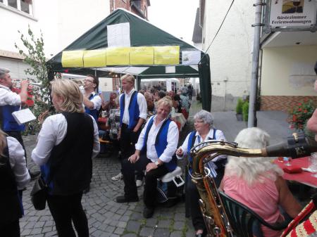 images/images/fotos/wijnfeesten2014/10494914_891126897582265_1249357560090702030_o.jpg