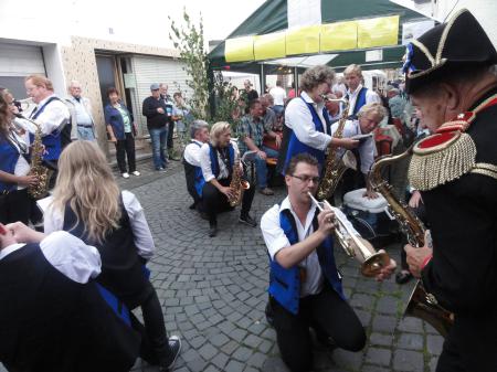 images/images/fotos/wijnfeesten2014/10532596_891126920915596_2749515346809219499_o.jpg