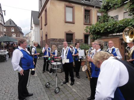 images/images/fotos/wijnfeesten2014/10633875_891126704248951_6466378731145936377_o.jpg