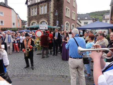 images/images/fotos/wijnfeesten2014/10633884_891126430915645_2291665735573457156_o.jpg
